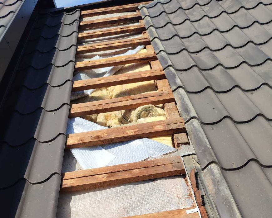 Naprawa dachu po kunie, naprawa izolacji po kunie, ocieplanie celulozą