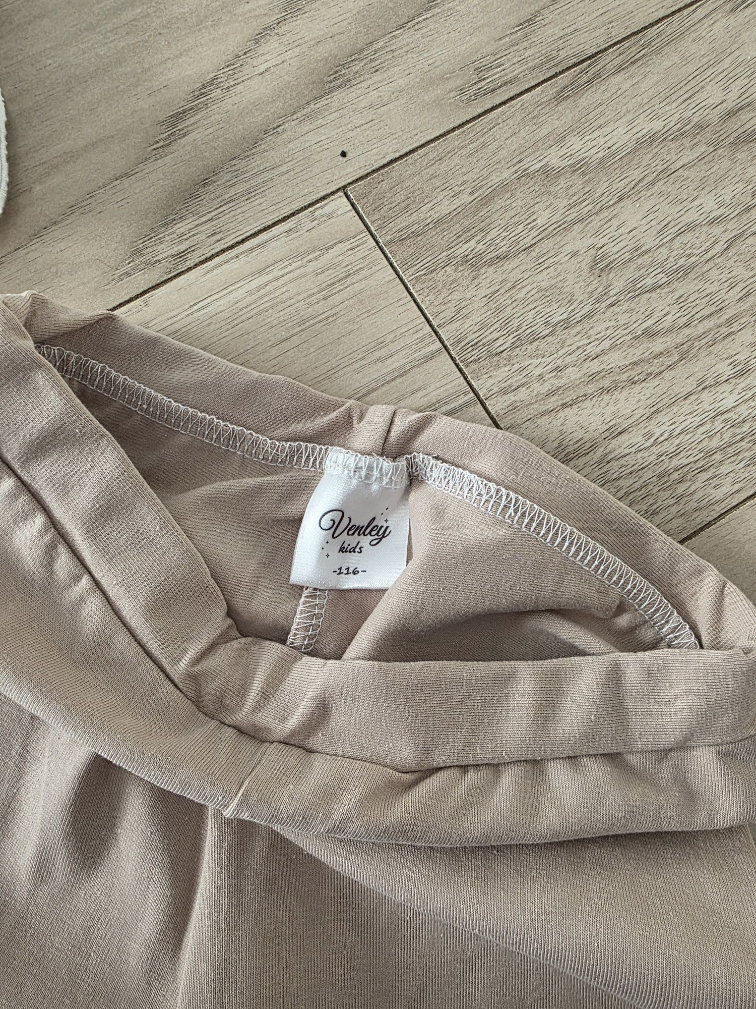 Nowa bluzka makba łabędzie 116 Plus bezowe legginsy venley kids