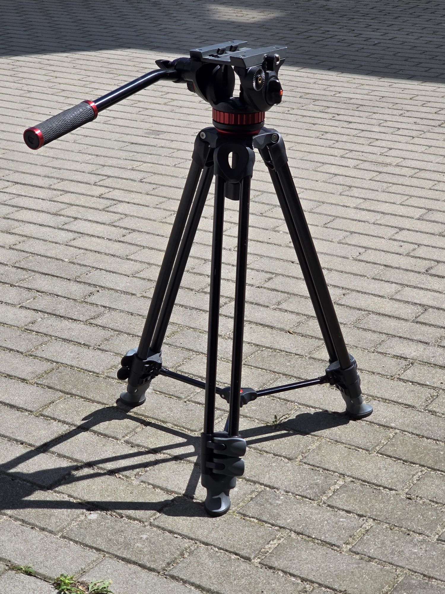 Statyw Manfrotto do dużych kamer MVT502AM z głowicą MVH502AH