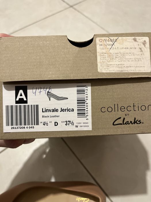 Туфлі-човники Clarks