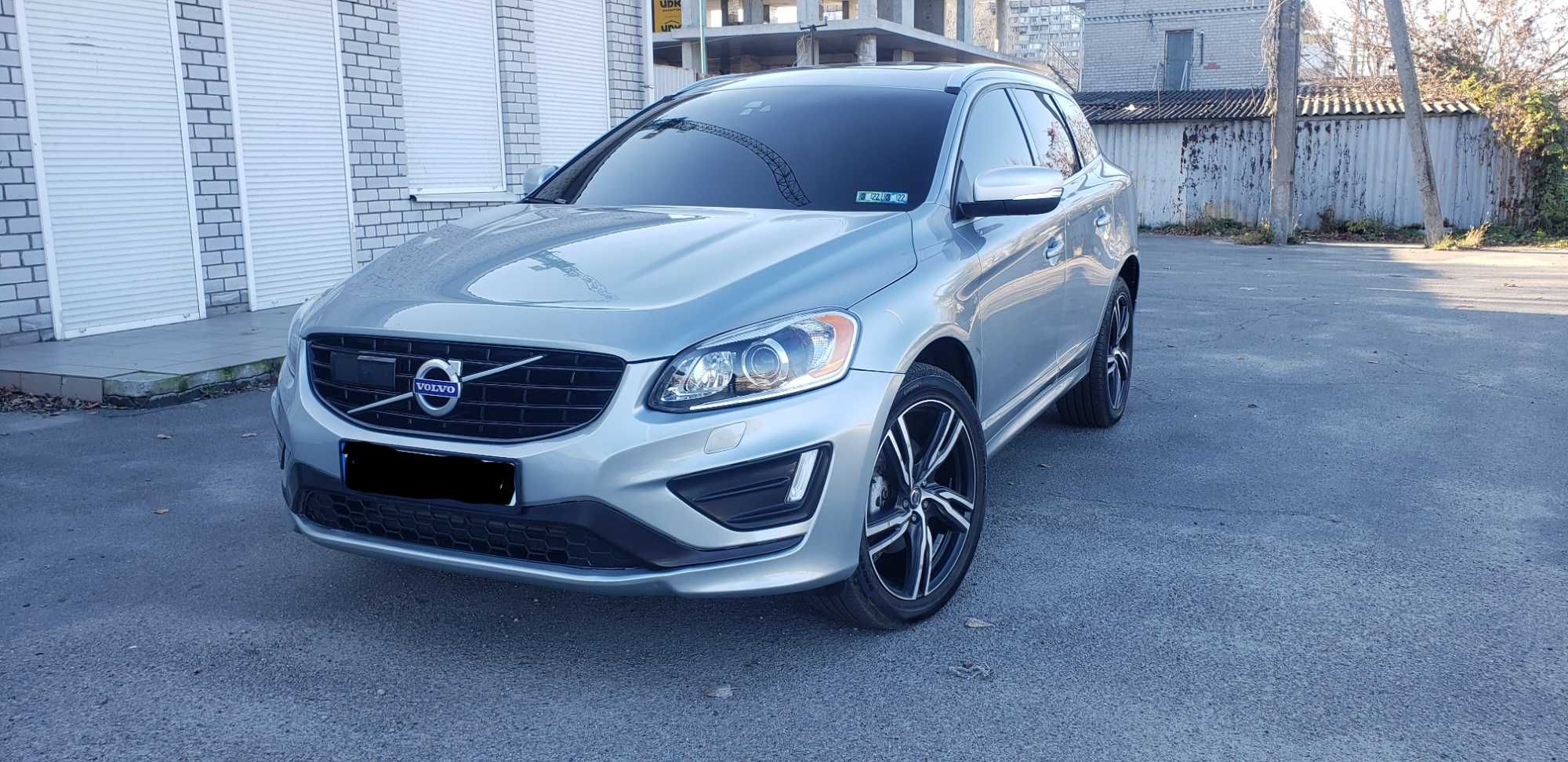 Продам Volvo XC60 R-Design 2.0литра T6 306л.с.