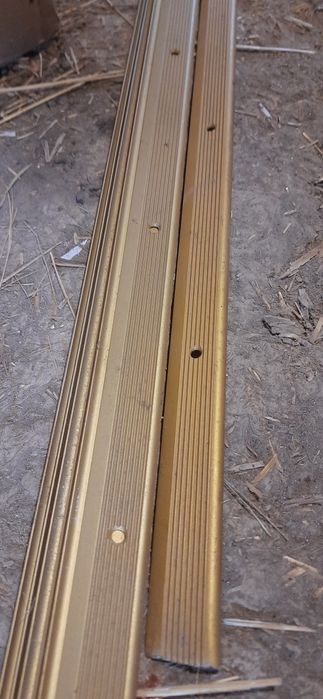 Новий алюмінієвий різнорівневий рифленний поріг золото