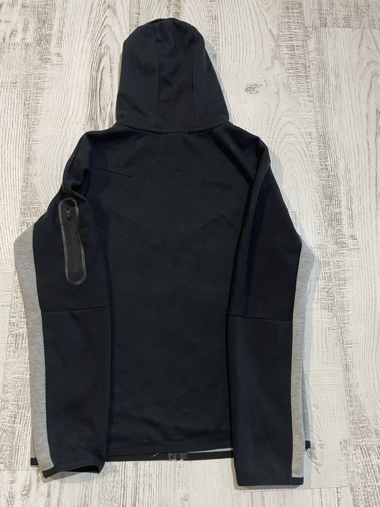 Nike tech fleece preto e cinzento