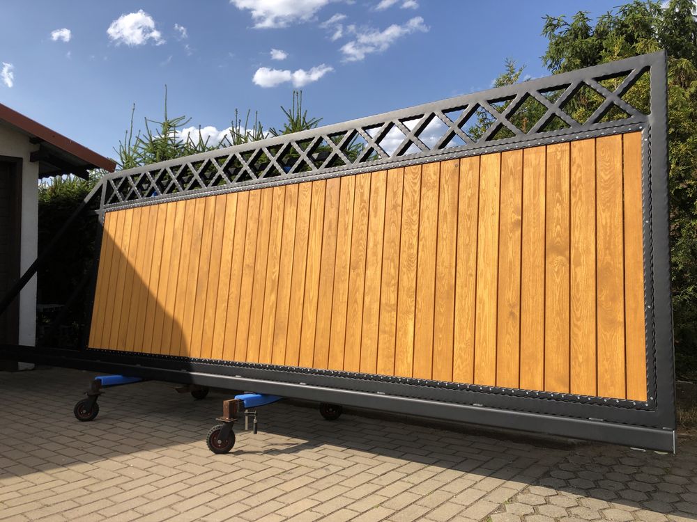 Brama wjazdowa przesuwna drewno / ocynk  / 4 m x 1,75m