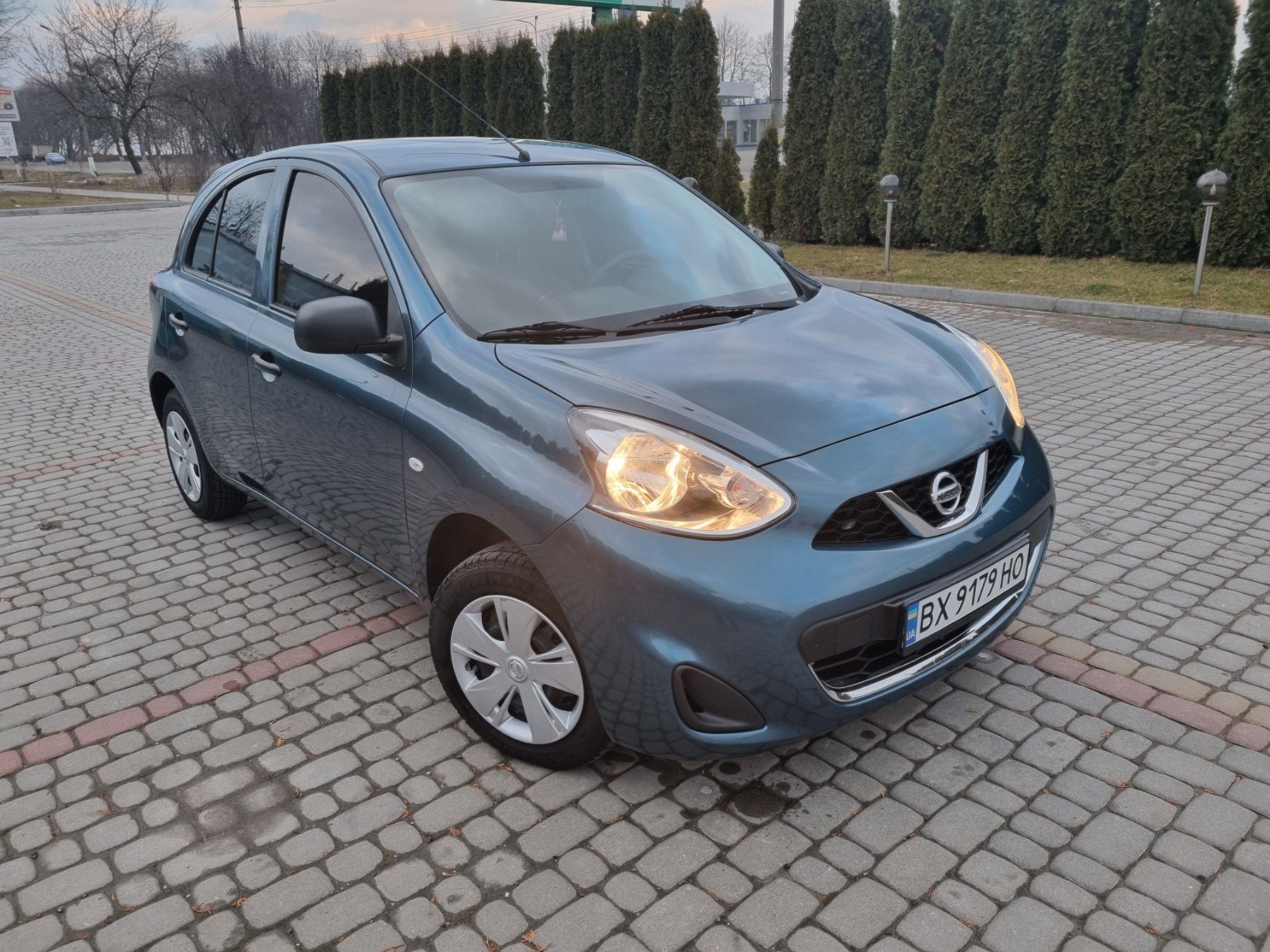 Nissan micra авто