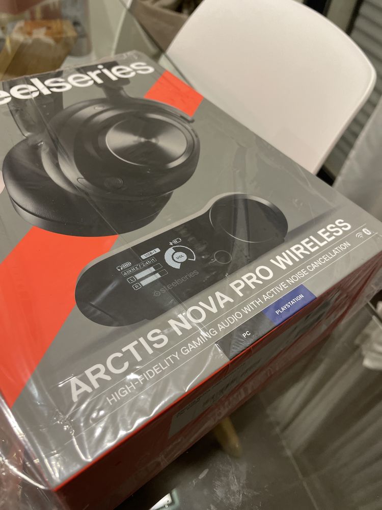 Stleelseries Artics Nova Pro Wireless