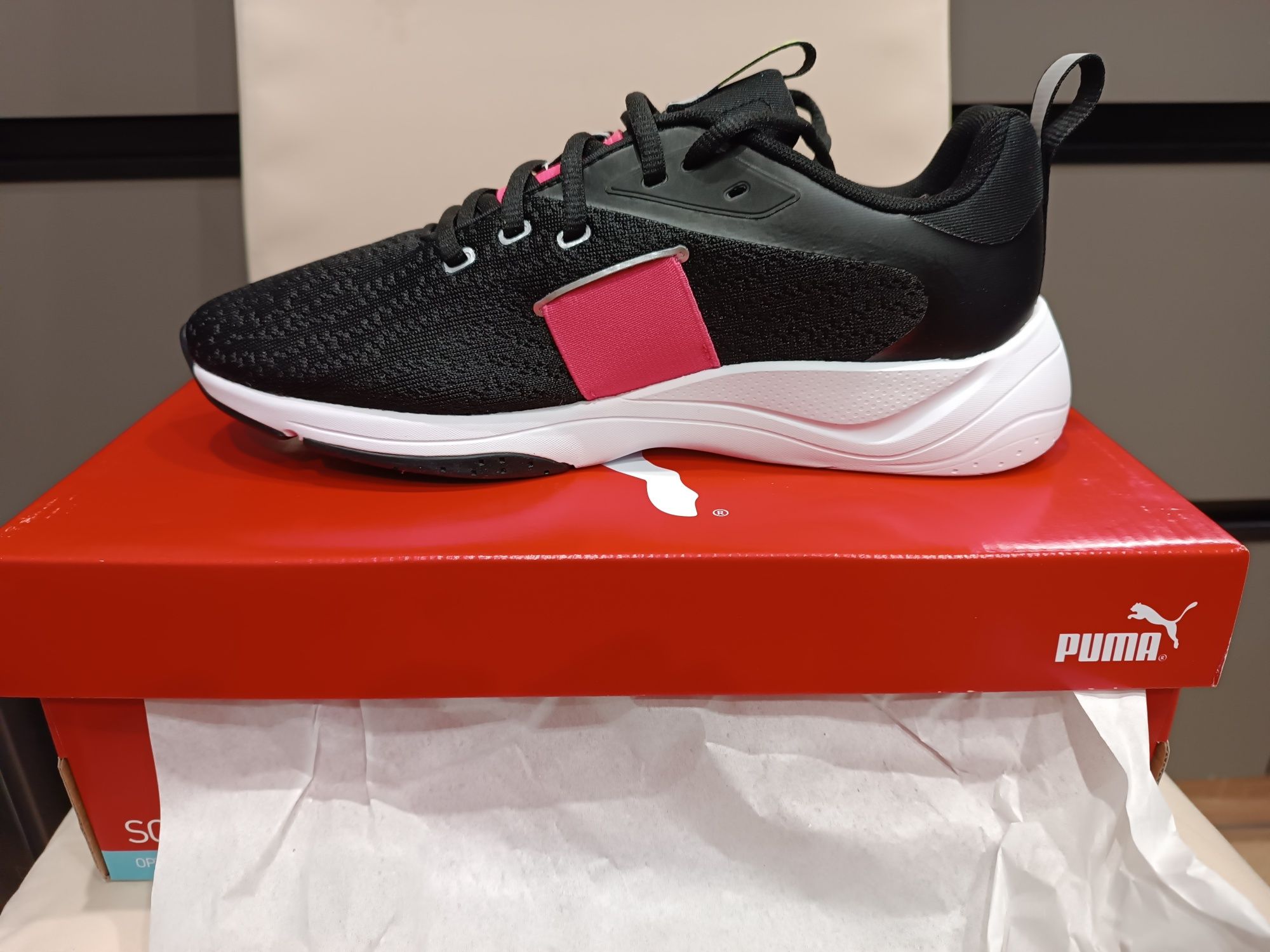 Czarno-różowe sneakersy damskie firmy Puma