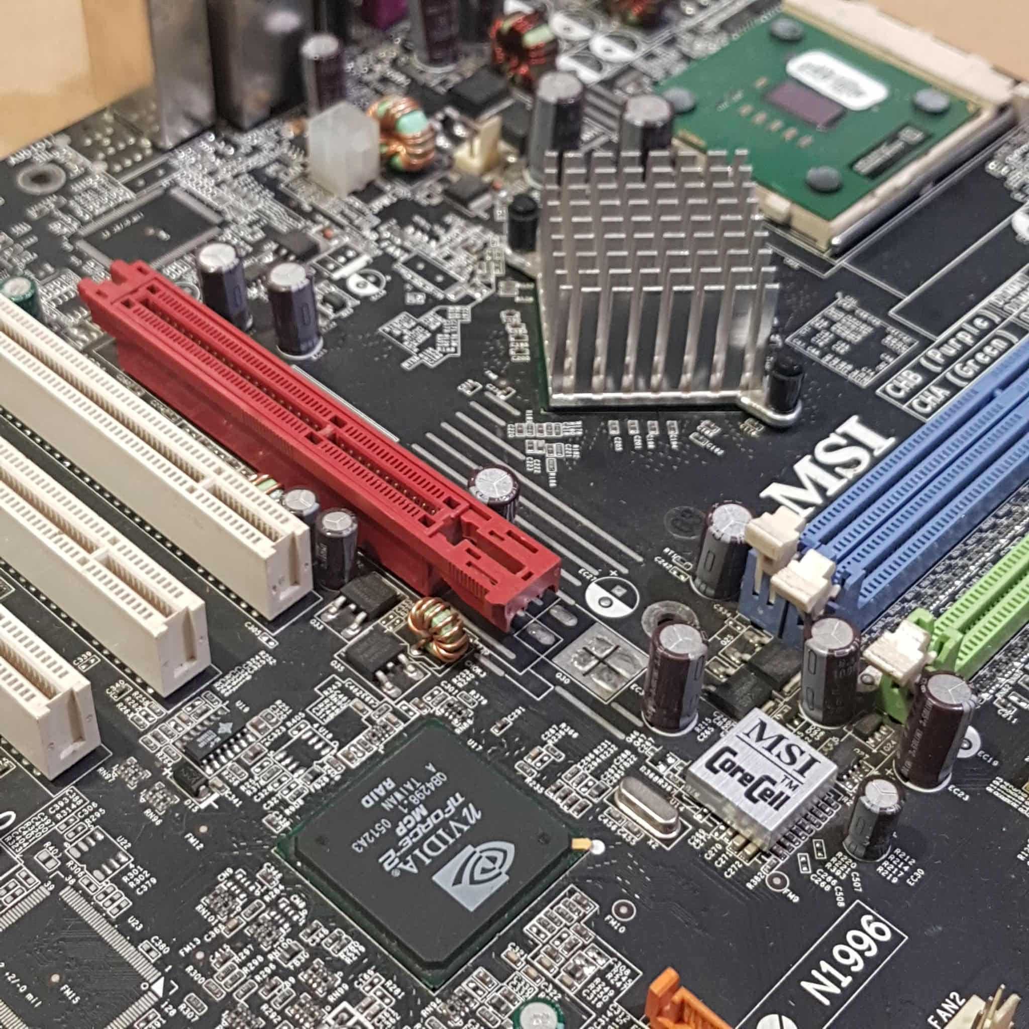 MSI K7N2 Delta2 + Athlon 2500+