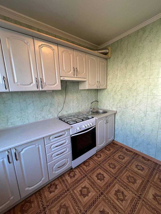 Продам 3 кімн квартиру на Молодіжному , р-н 12 шк. 31000