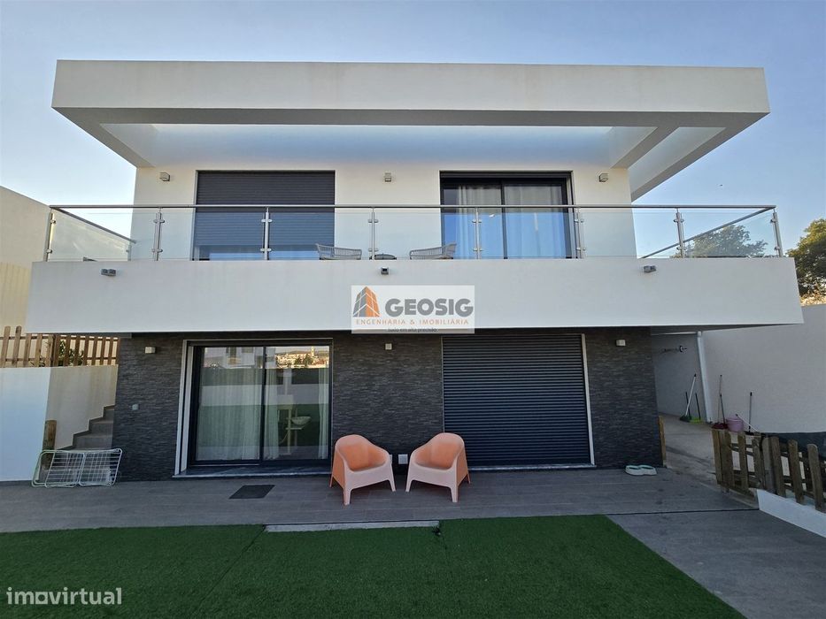 Moradia Isolada T3+1 Venda em Almodôvar e Graça dos Padrões,Almodôvar