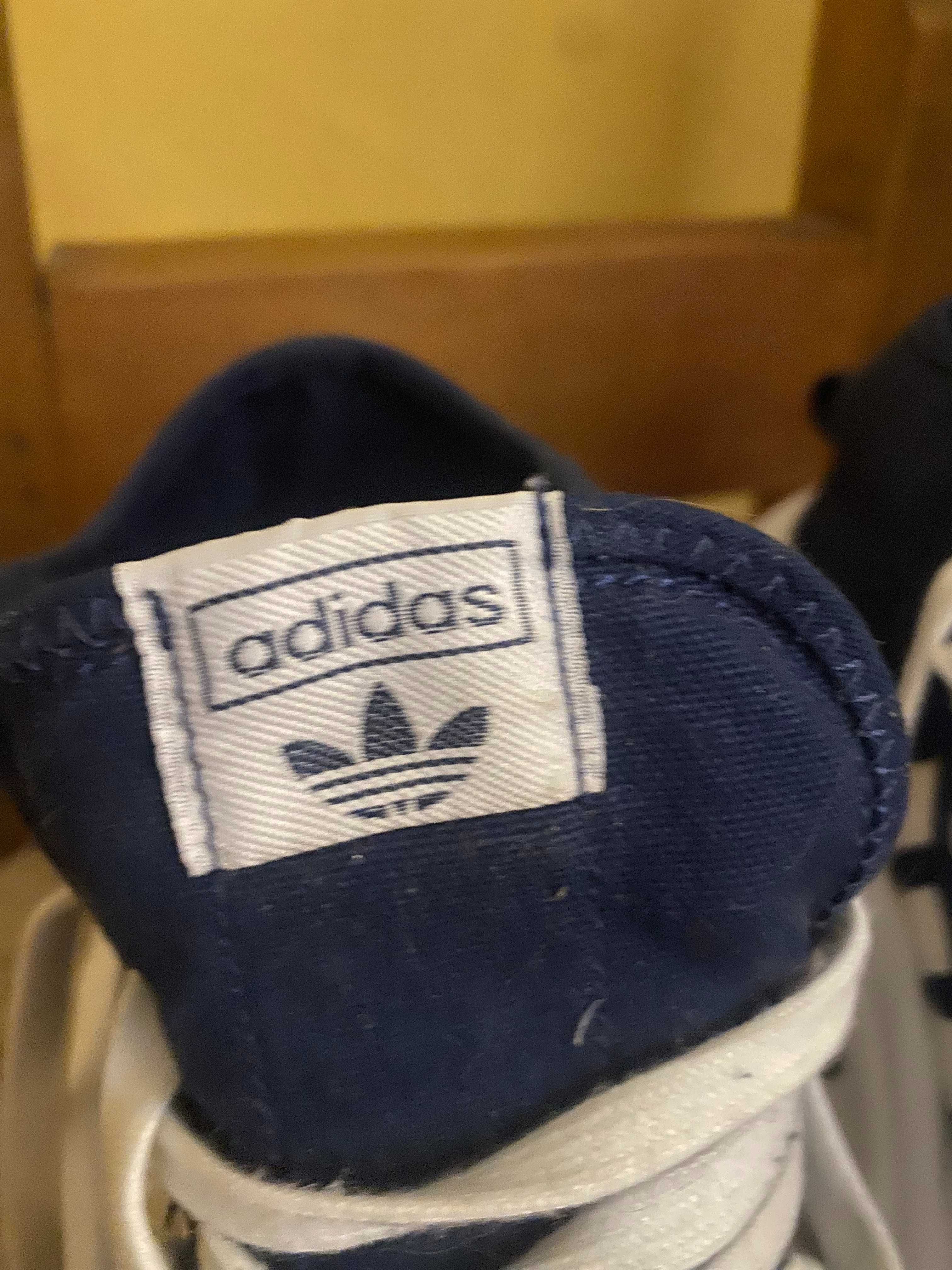 Ténis - ADIDAS nr.38, estado NOVO