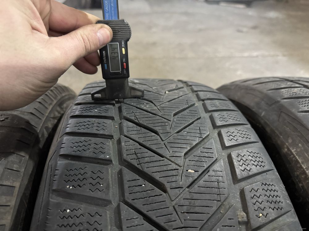 Шини BRIDGESTONE 235/55R17 Резина Колеса два 4.3mm Два 2.8mm 2018р