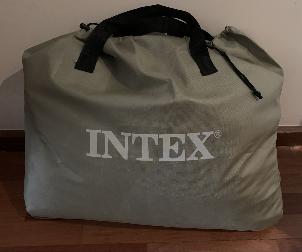 Colchão insuflável de casal Intex