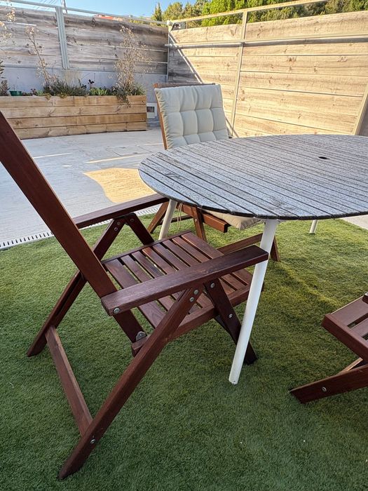 Mesa e cadeiras - exterior