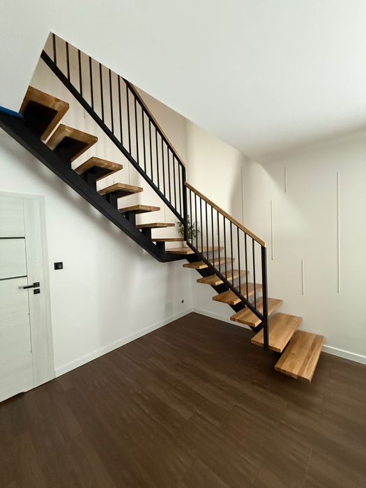 Schody metalowo - drewniane