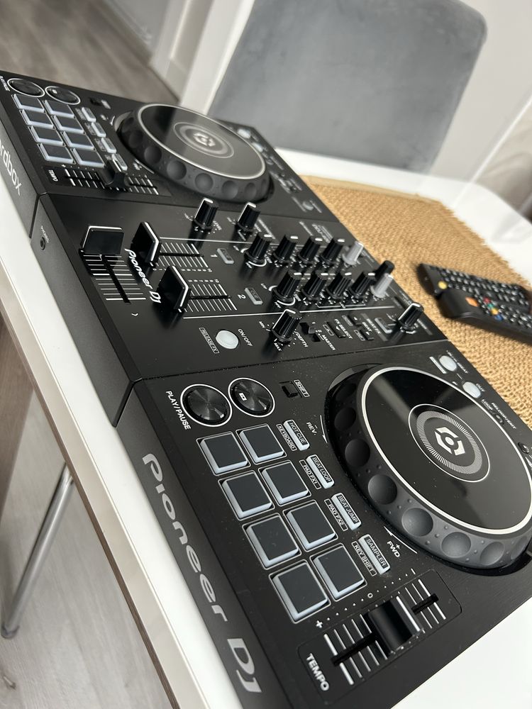 Pioneeer DDJ 400 Kontroler