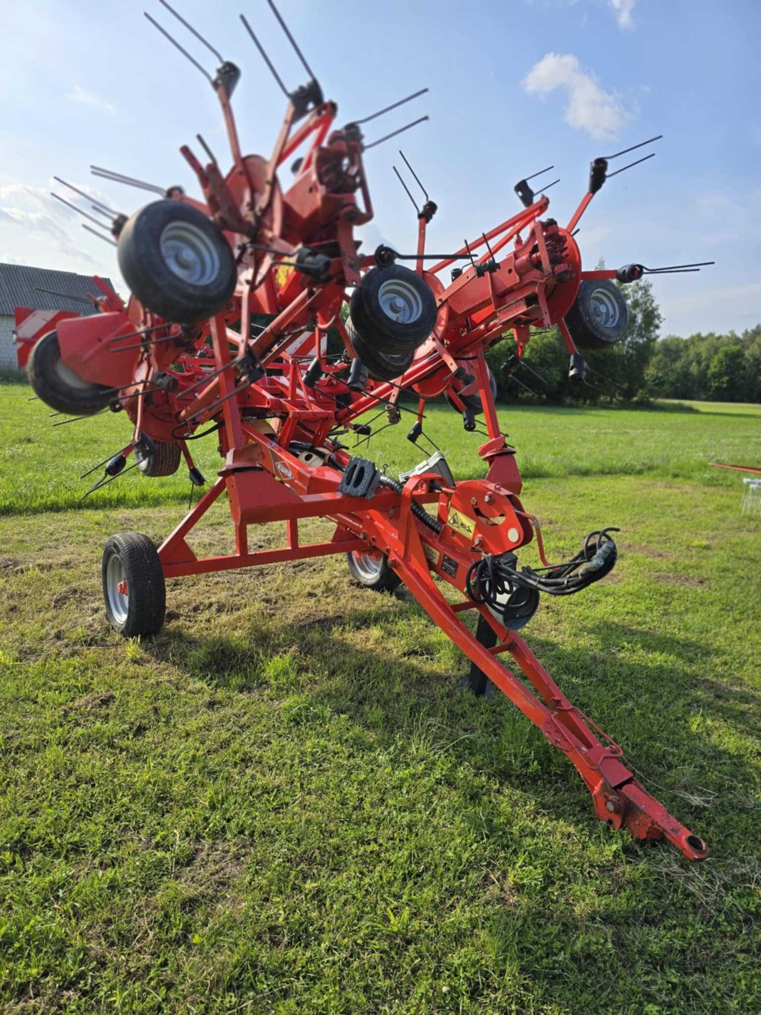 Przewracarka Kuhn, 9 m,   GF 870 2T