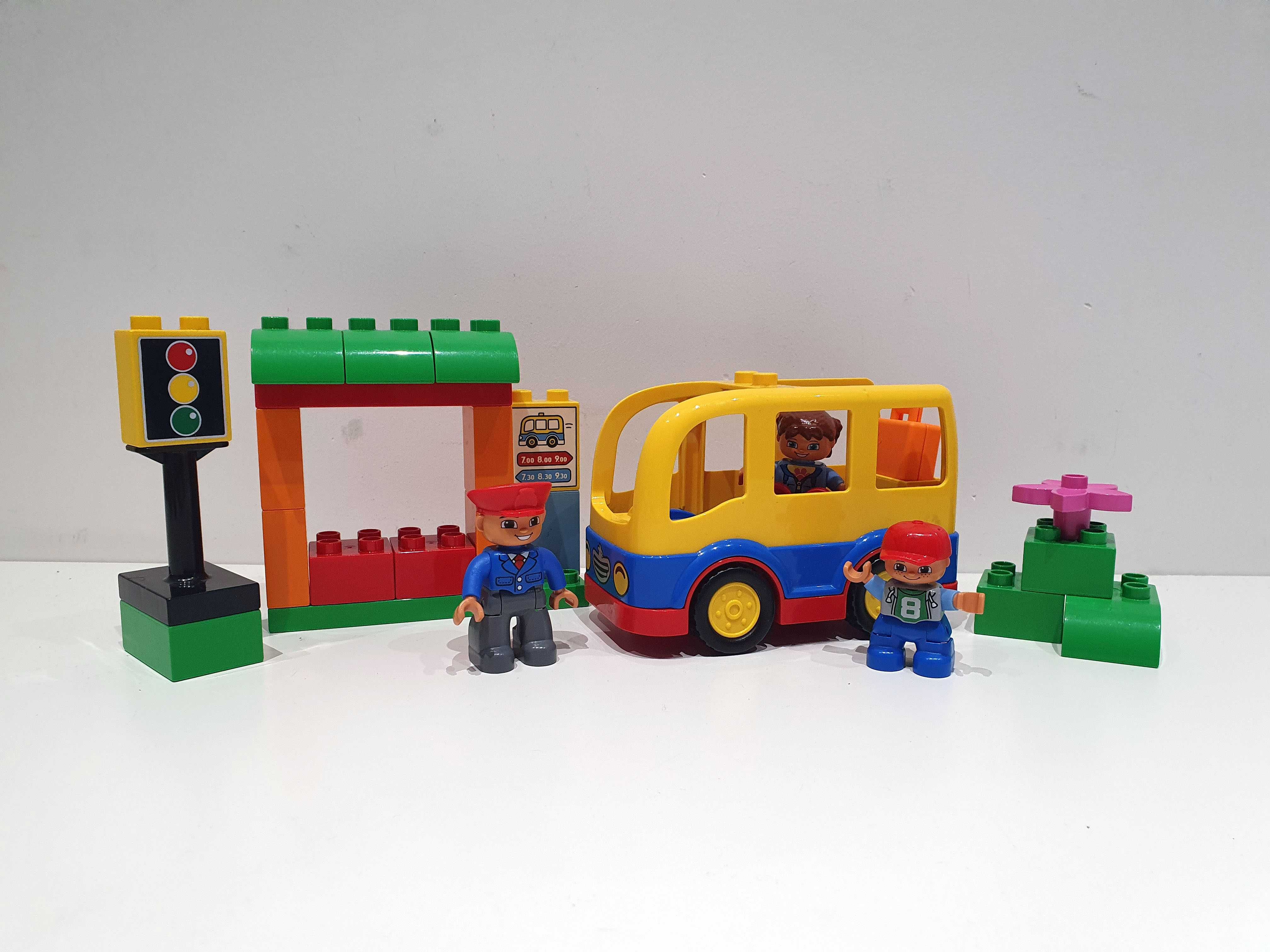 Lego DUPLO 10528 autobus szkolny przystanek walizka światła klocki