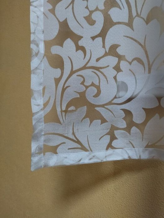 Коротка тюль на кухню.