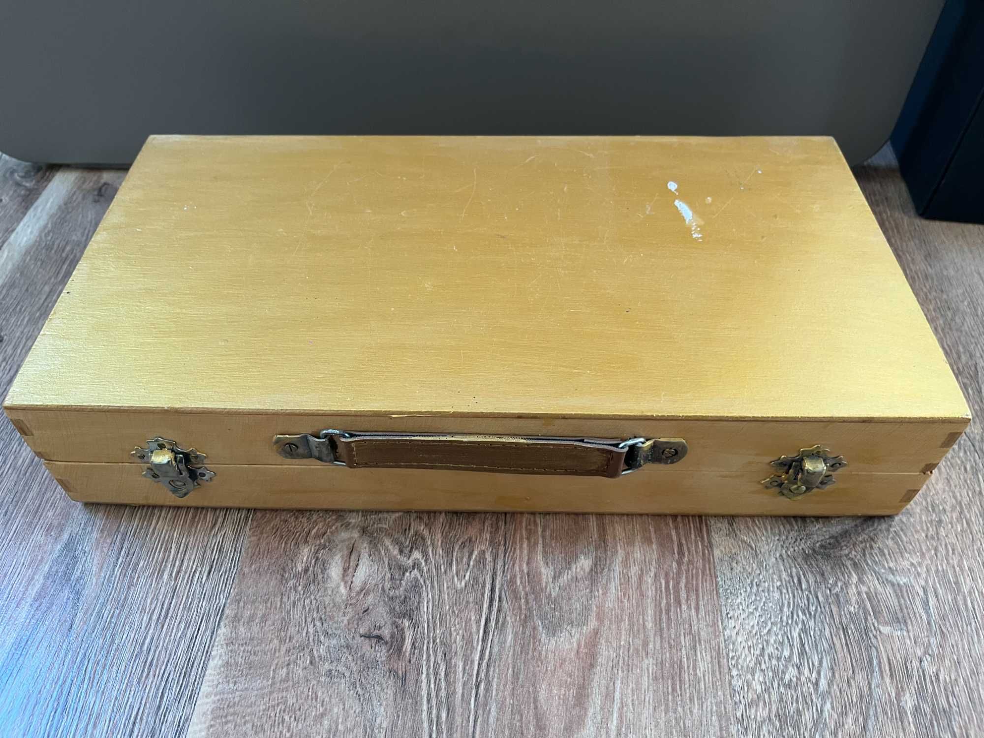 Pudełko drewniane na zestaw malarski szerokość 35 cm, wysokość 7 cm