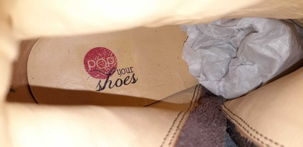 Botas mulher cano alto em cabedal - Artigo NOVO.