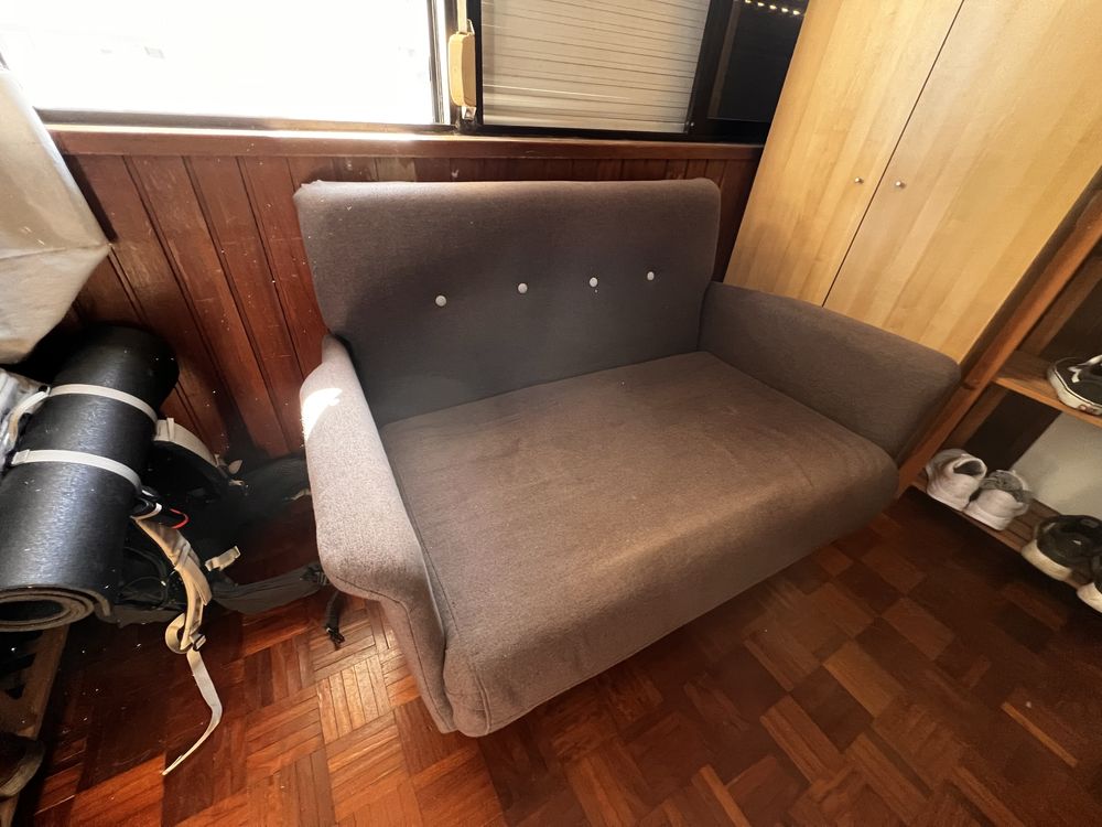 Conjunto Sofá-cama + Estendal Vertical + Mesa & Cadeiras + 1Estante Gr