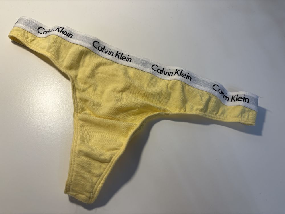 Zestaw 2 sztuki majtki stringi M
