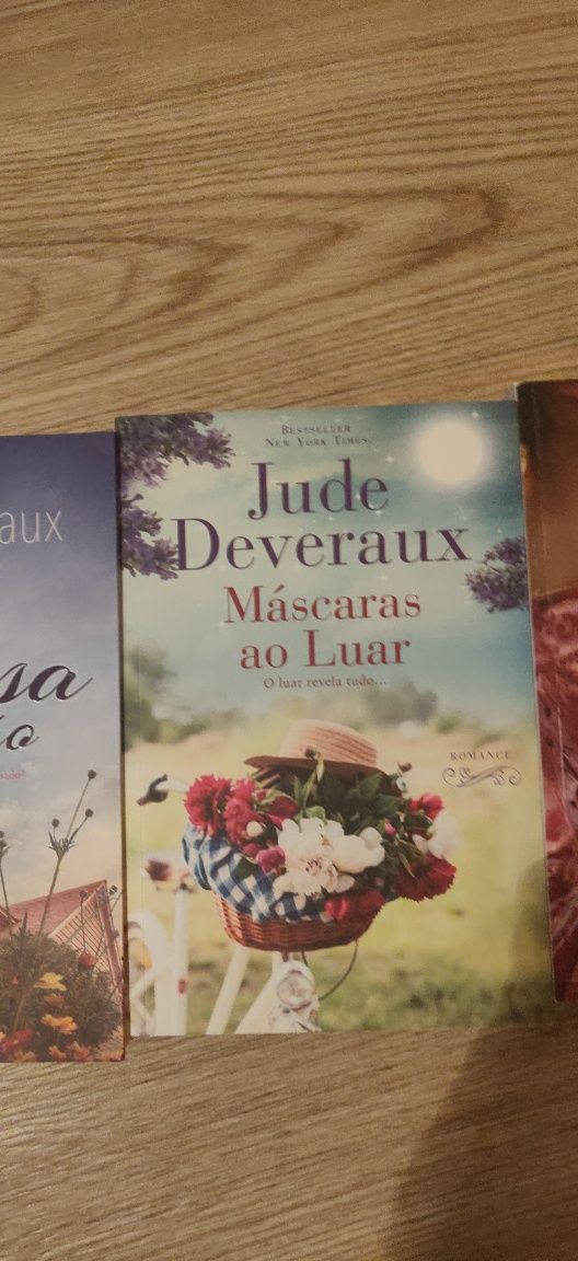 Vendo livros da Jude Deveraux