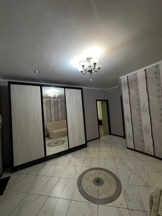 Продаж 2 к квартири Виставка