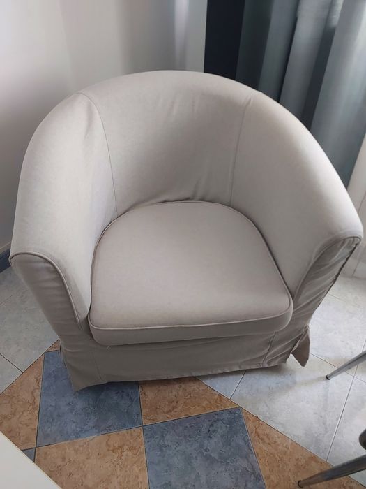 Vendo sofa beje praticamente novo com forra