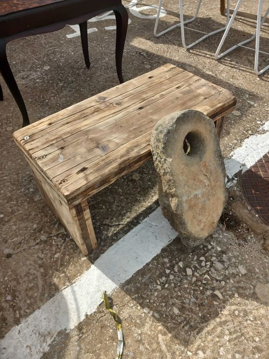 Banco rustico de madeira, de jardim, bom estado