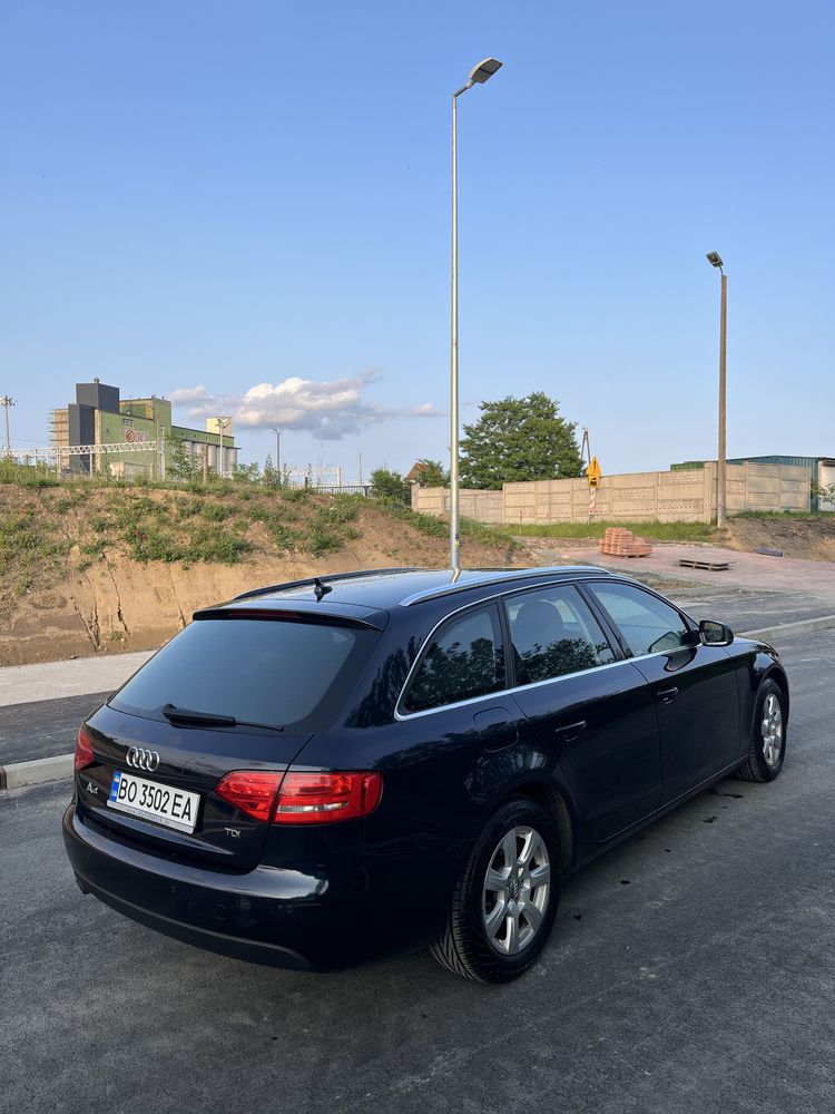 Продам audi a4 b8 !