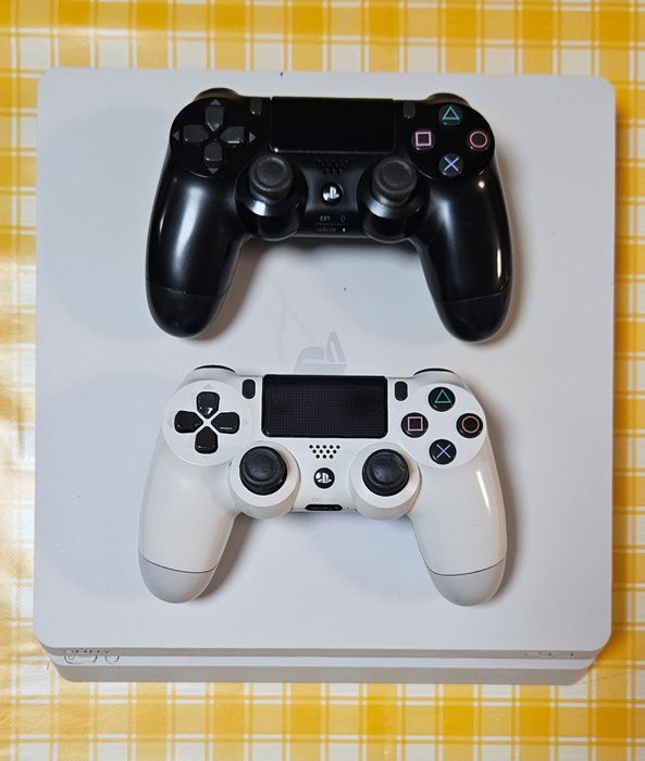 PlayStation 4 slim