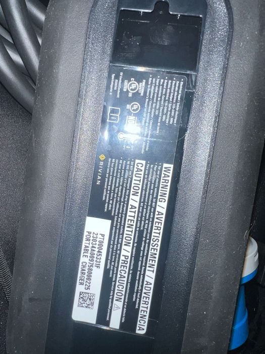 Зарядна станція Rivian Зарядка Rivian 32A Usa