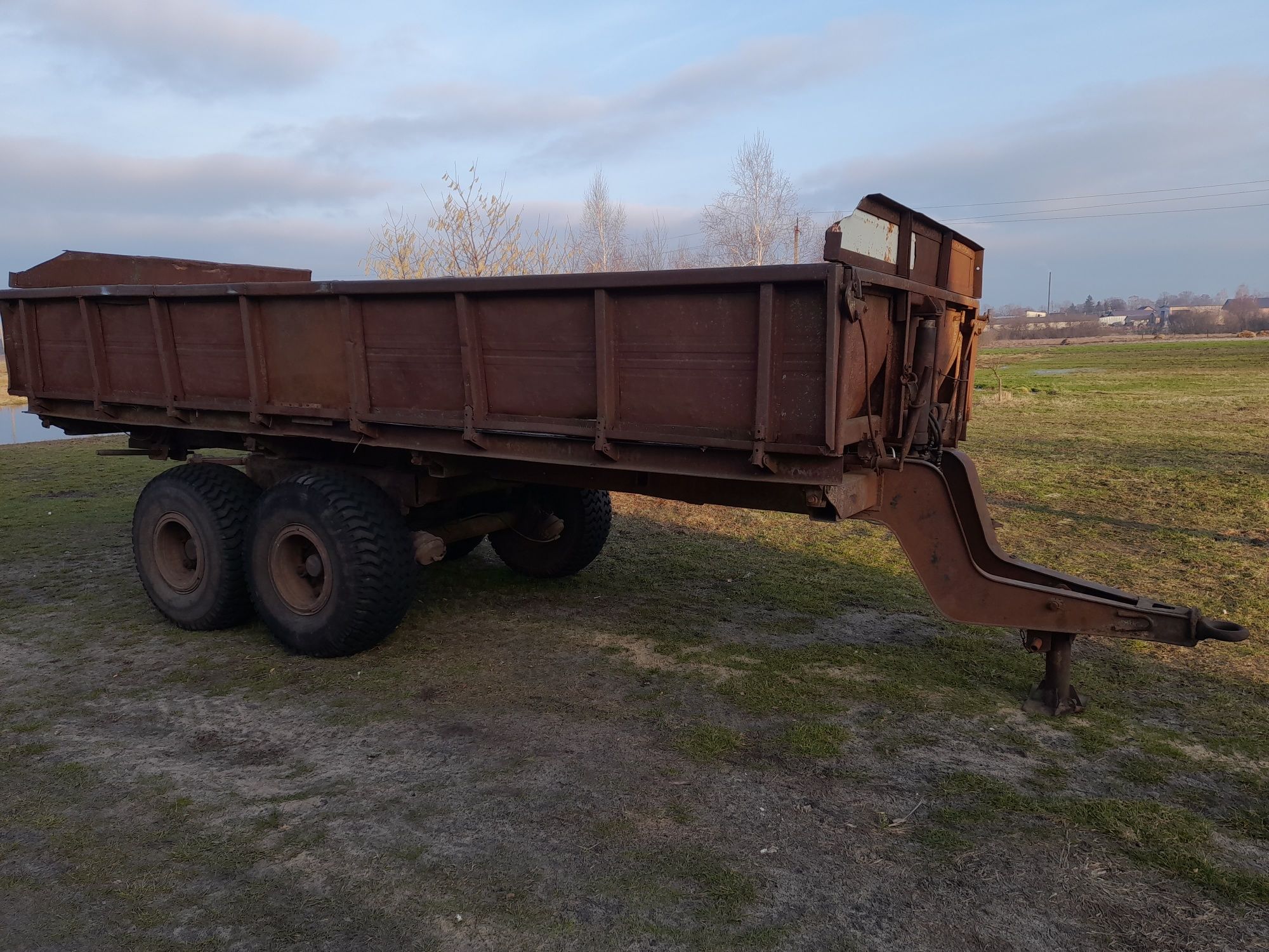 Причіп самоскид в доброму стані