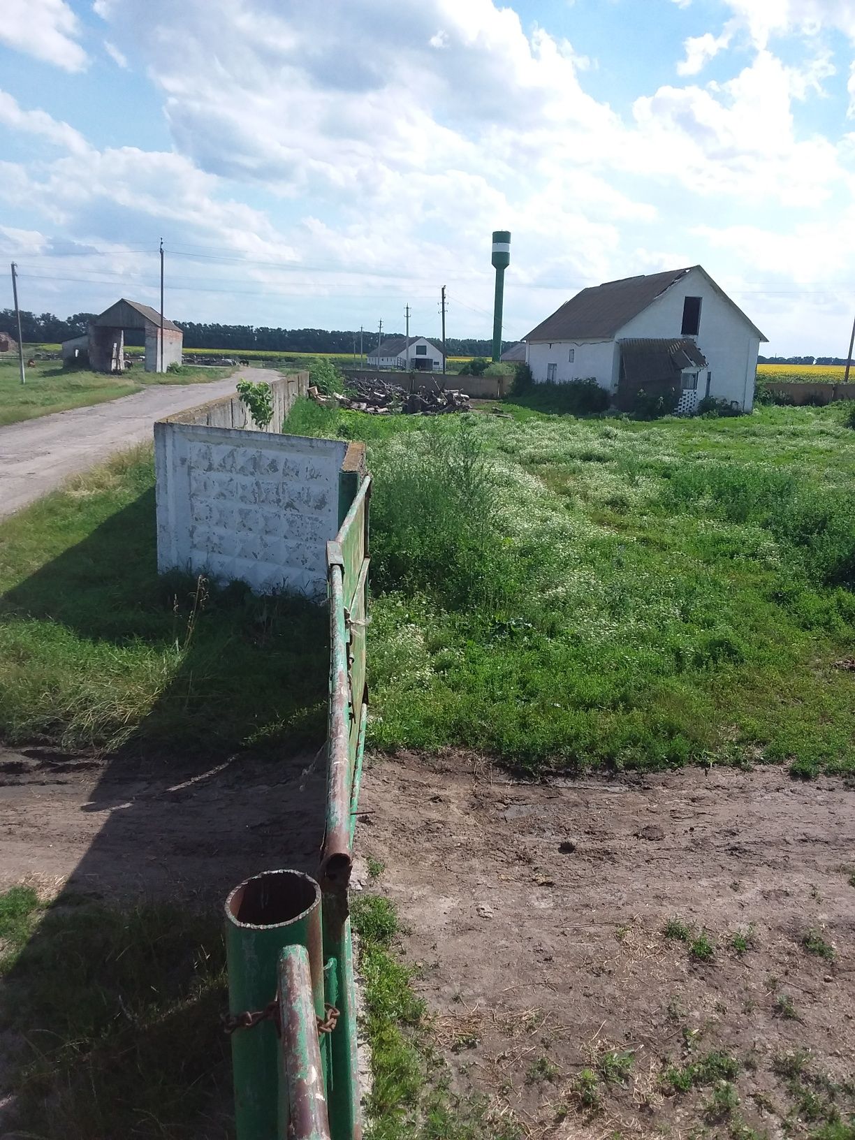 Продаємо комплекс будівель ферми