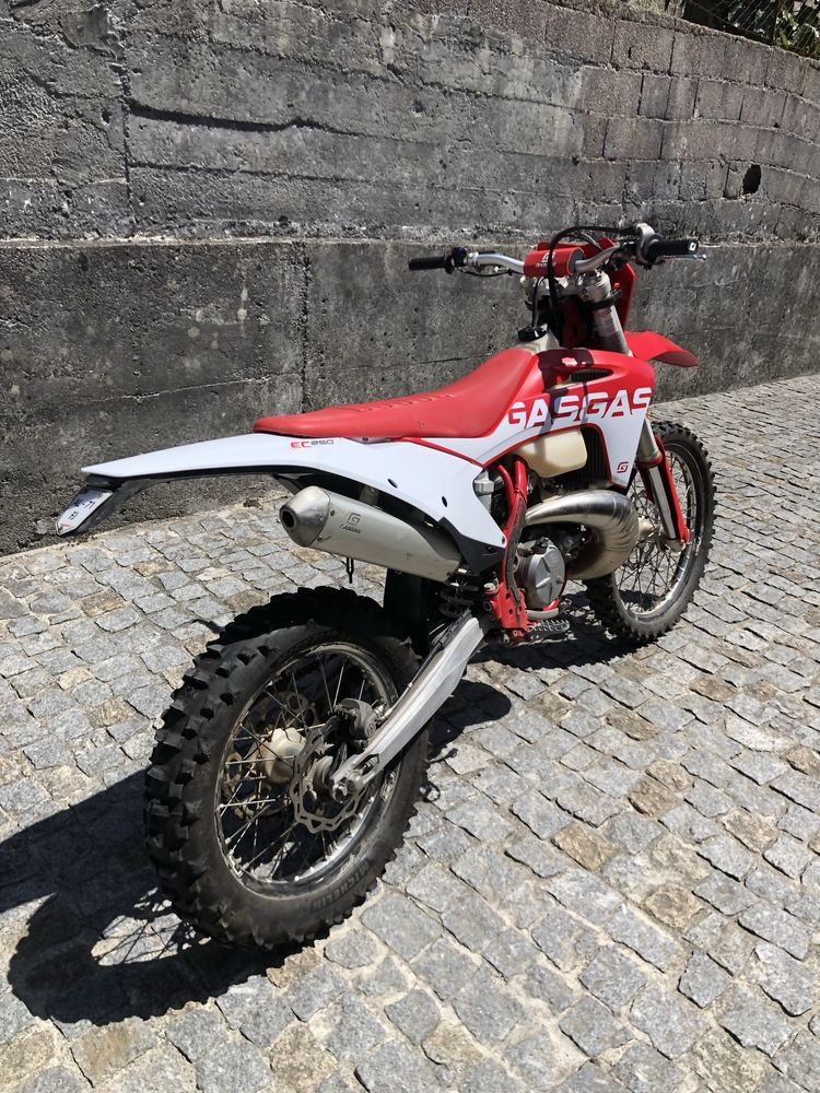 GASGAS EC 250 ANO 2022