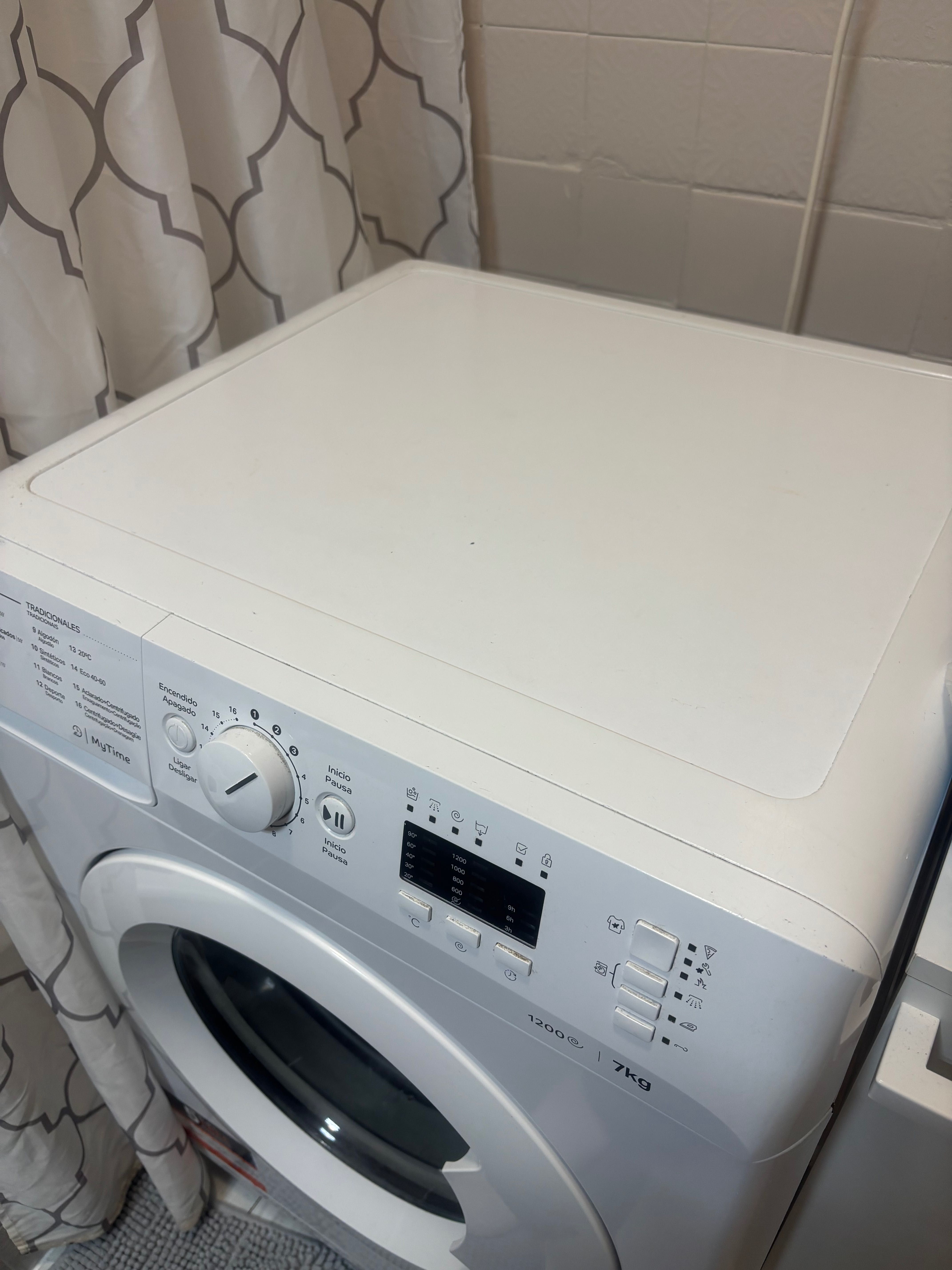 Máquina da Roupa Indesit