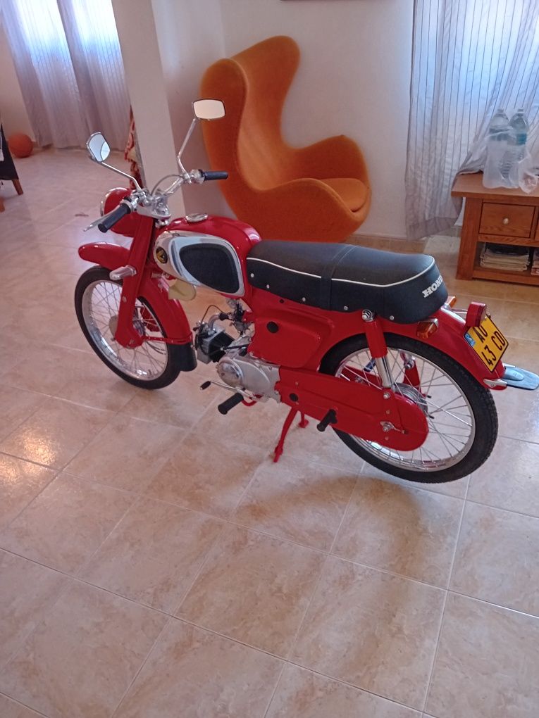 Honda 50 C110 Clássica