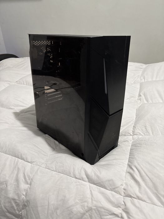 Pc (Torre) i510400f, gtx 1650 super, 16 gb ram, 500 gb