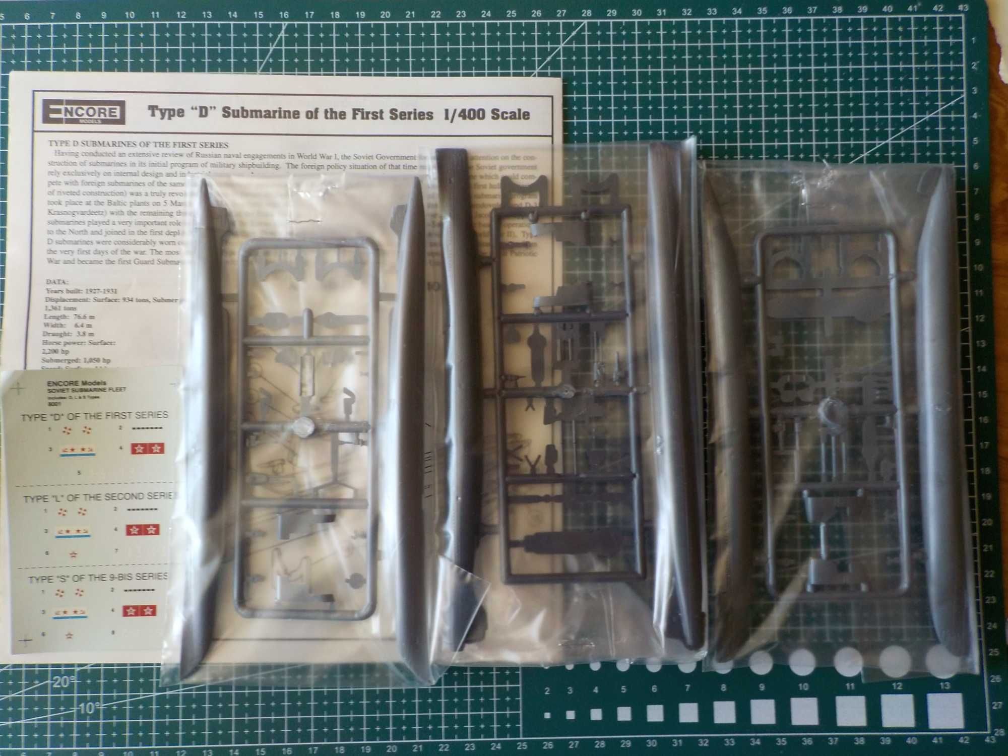 zestaw trzech modeli radzieckich okrętów podwodnych 1/400