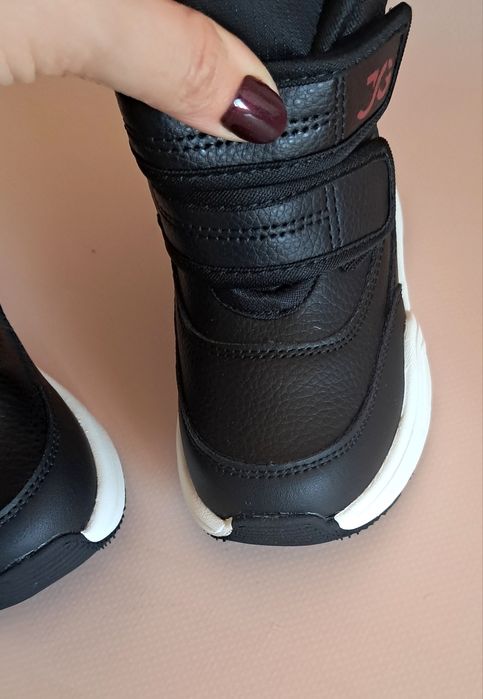 Зимові черевики для хлопчика