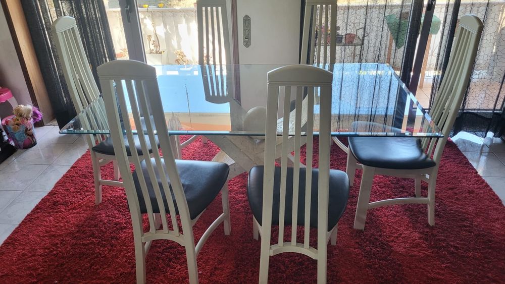 Mesa + cadeiras em madeira