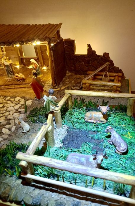 Szopka bożonarodzeniowa .Rękodzieło