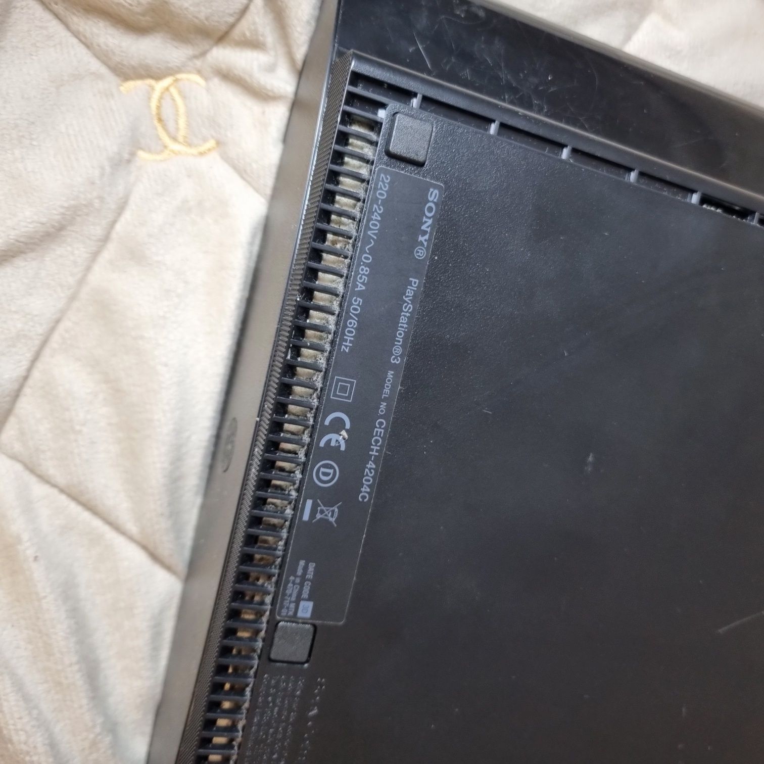 Sony Playstation 3 Super Slim + pad