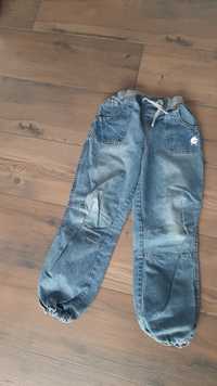 Spodnie jeansowe roz 122 jak nowe