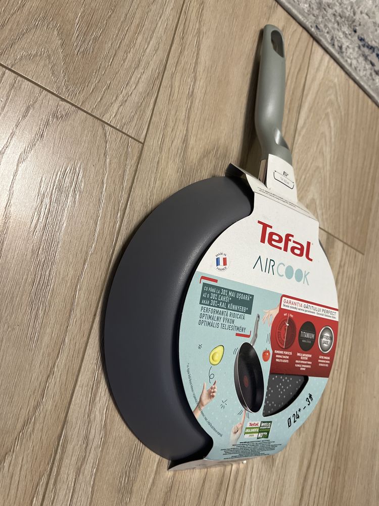 Nowa  patelnua Tefal Air Cook 24 cm ,
