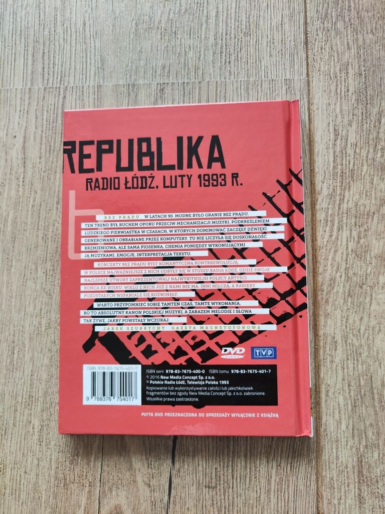 Płyta dvd książka koncert akustycznie republika Ciechowski
