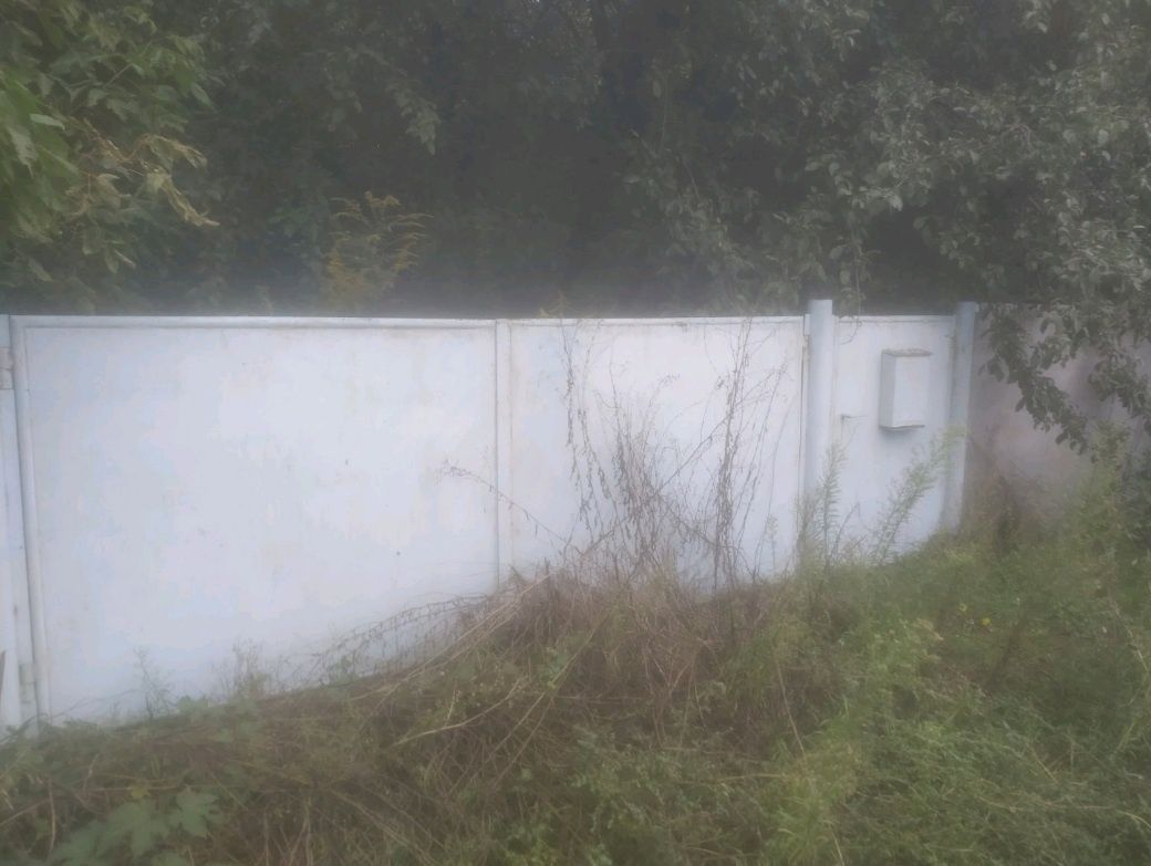 Продам будинок.двір.