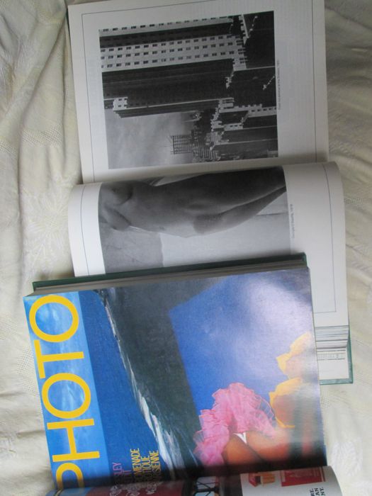 Edição do ano de 1983 da revista Photo, encadernada em dois volumes